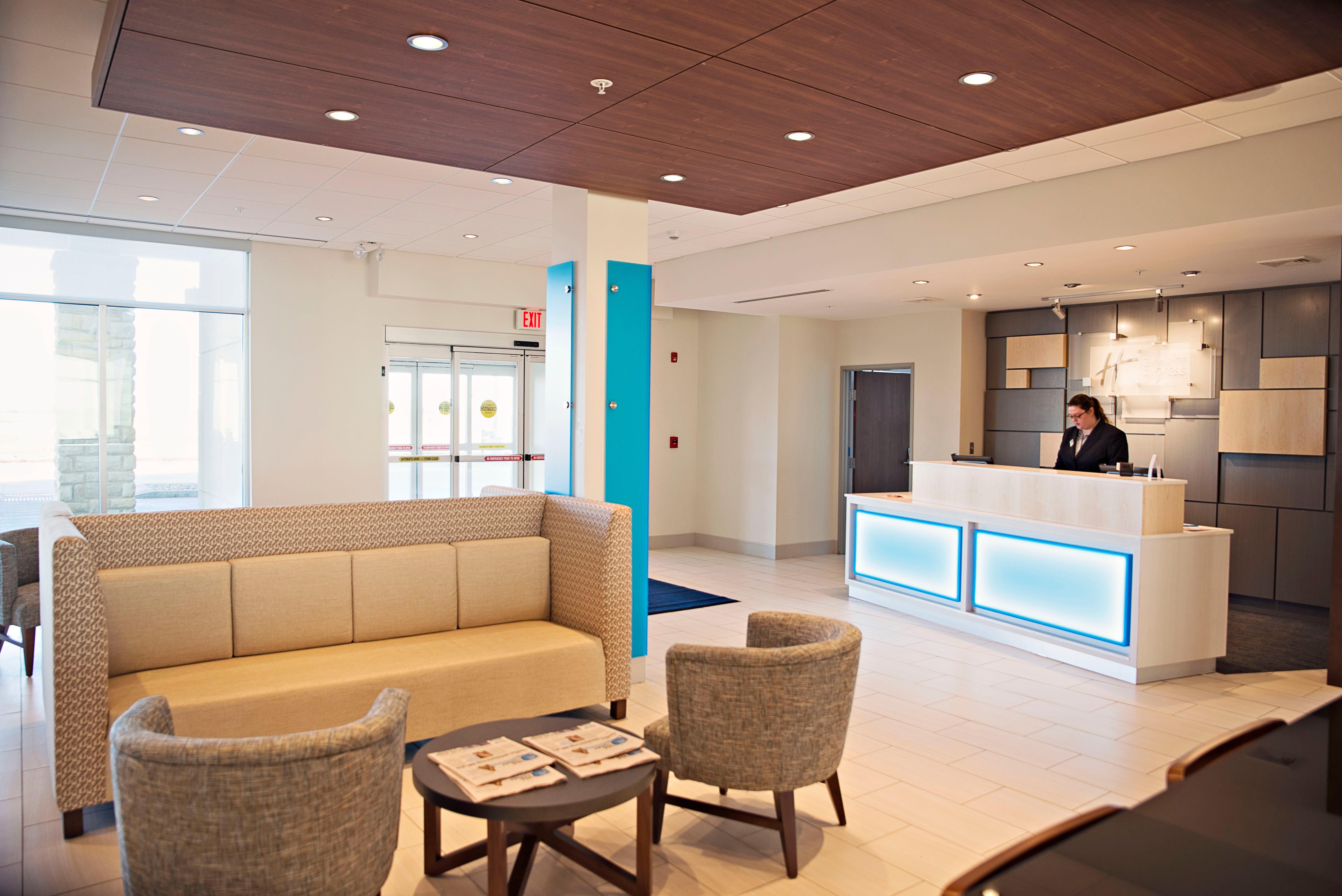 Hotel Holiday Inn Express & Suites - Rantoul By Ihg 3*