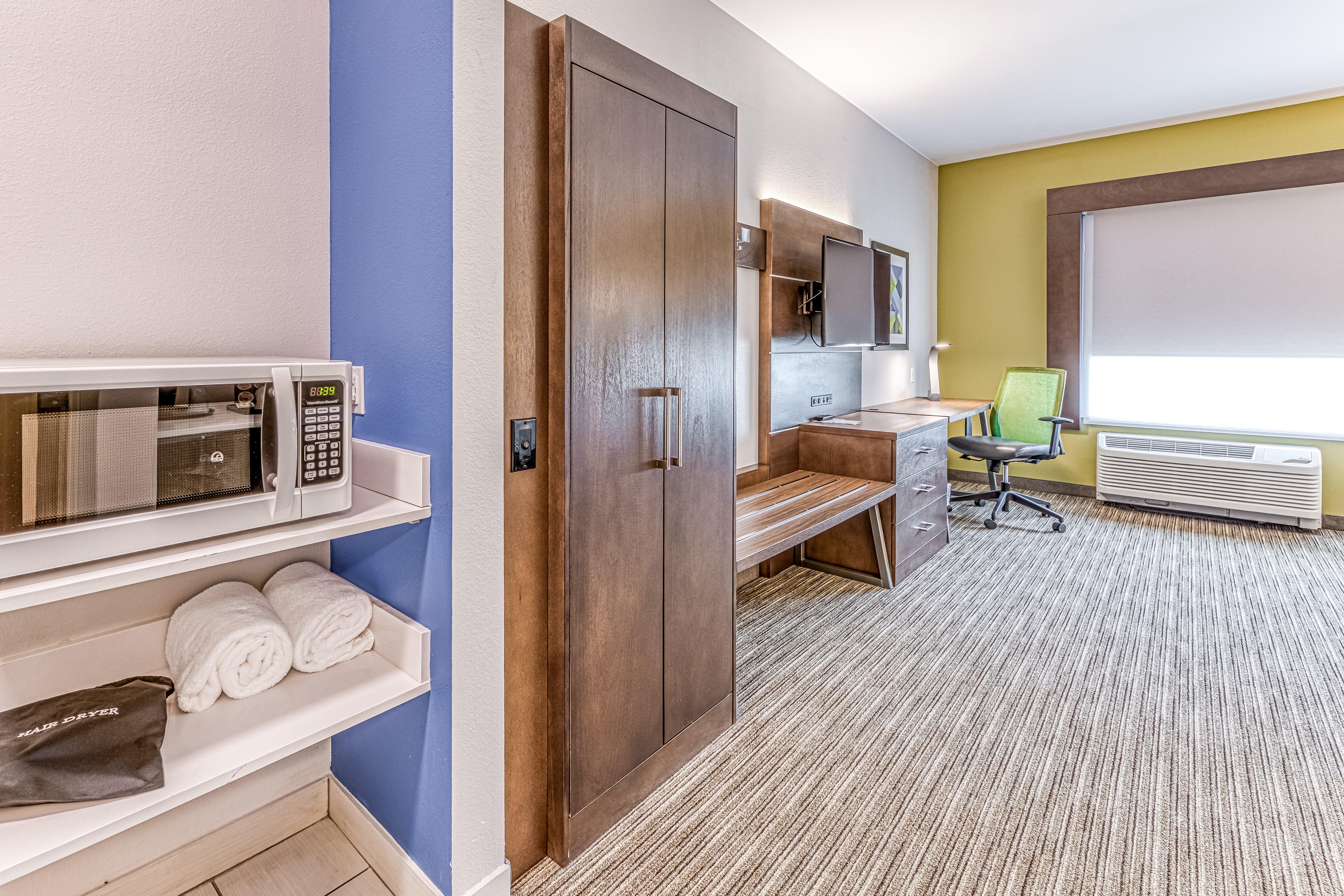 Holiday Inn Express & Suites - Rantoul By Ihg Hotel 3*