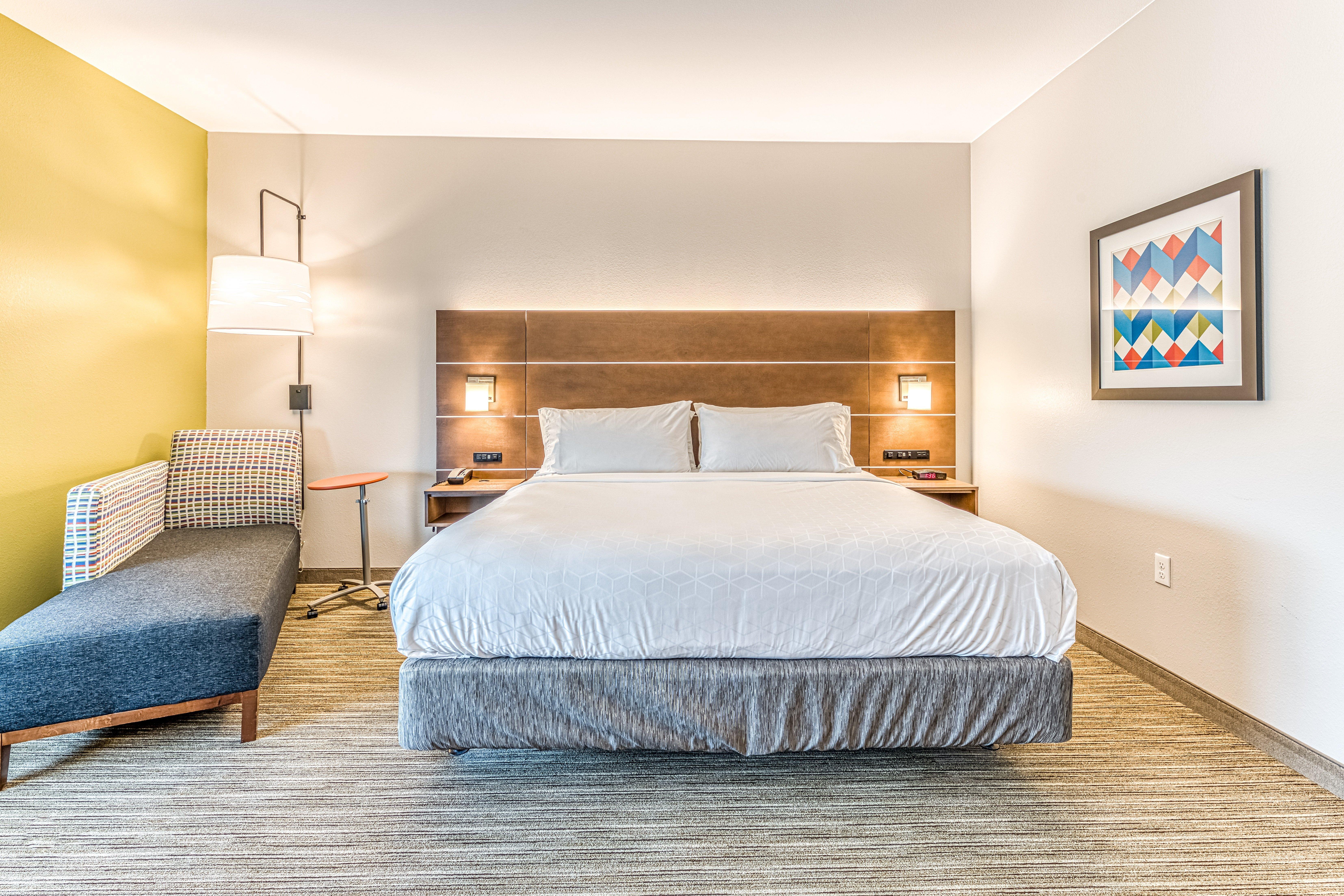 Holiday Inn Express & Suites - Rantoul By Ihg Hotel 3*