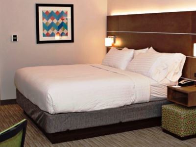 Holiday Inn Express & Suites - Rantoul By Ihg 3*